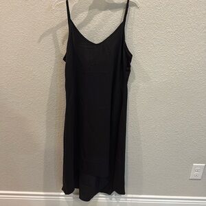 Mia Joy. Black slip dress. Size M

￼